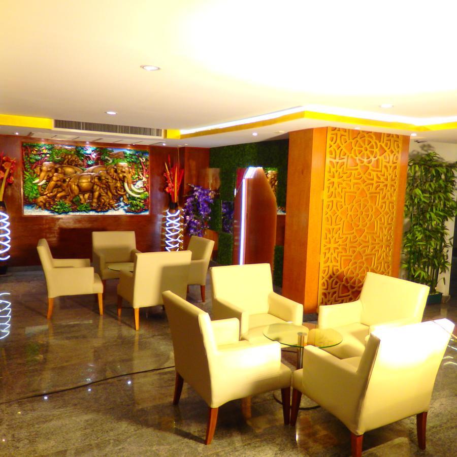 Pohseen Grand Palace Hotel バンコク都 エクステリア 写真