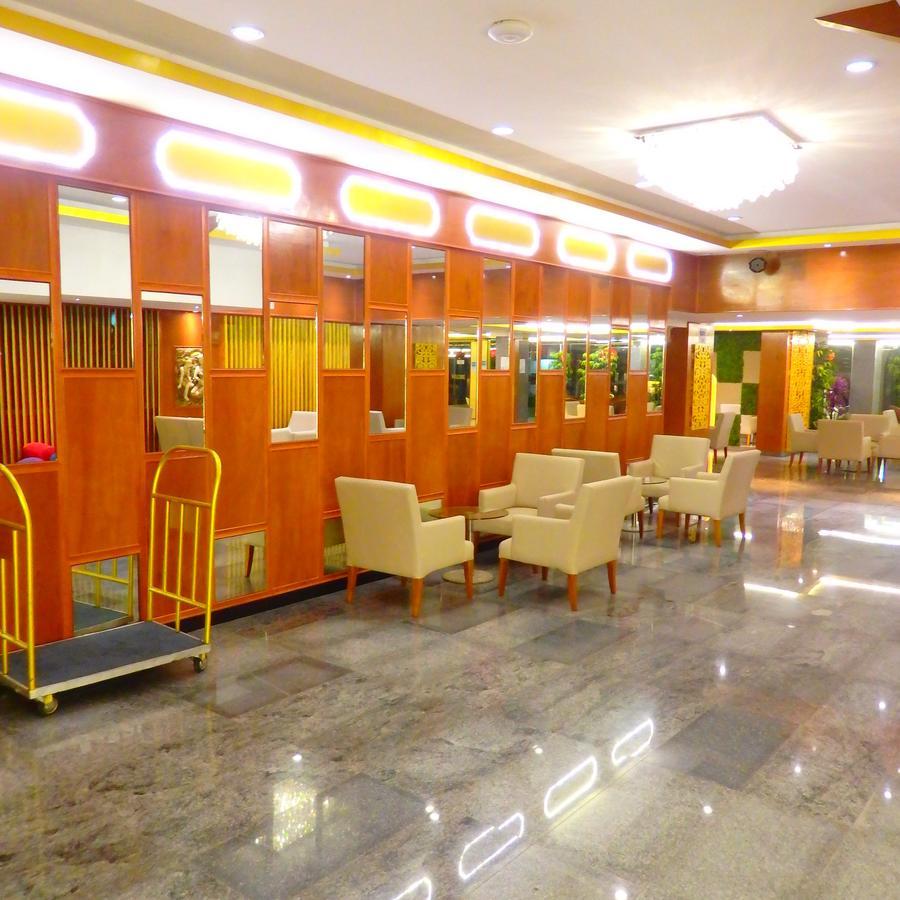 Pohseen Grand Palace Hotel バンコク都 エクステリア 写真